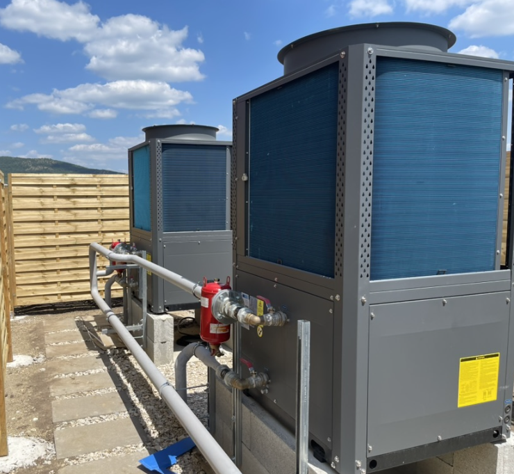 Progetto di pompa di calore commerciale in Ungheria | Riscaldamento per hotel da 200 kW.png